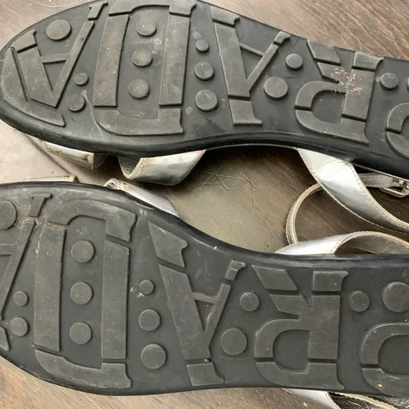 PRADA vintage sandals..lots of life left🥳🥳❤️❌ - Picture 4 of 4